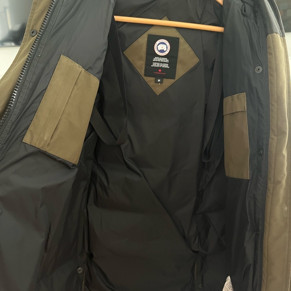 Canada Goose Jacket - Picture 5 of 6